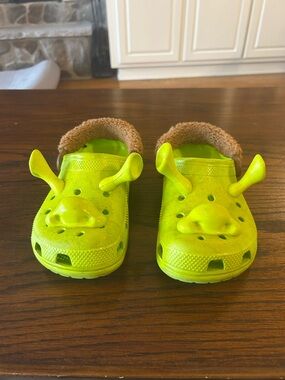 Kids Limited Edition Shrek Crocs Sz4